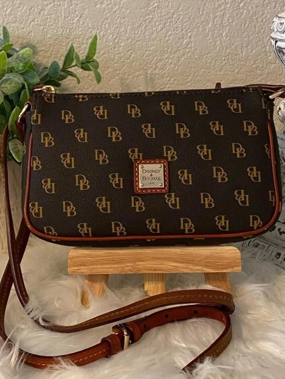 NWT Dooney Bourke Gretta Lexi DB T’Moro Monogram Small Crossbody Bag $168